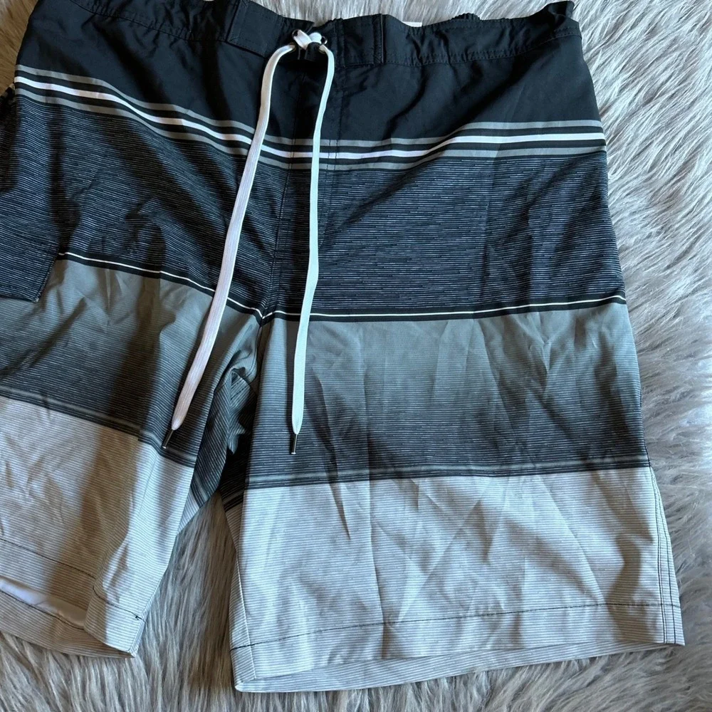 Sonoma Board Short Swimsuit Mens Size XL Gray Black Swimwear Swim